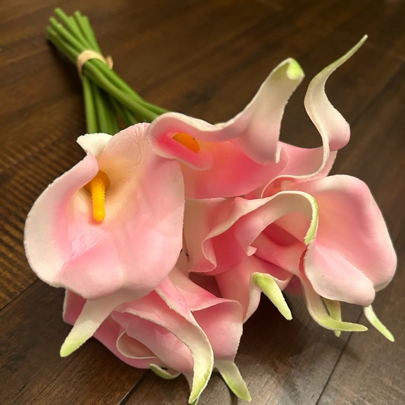 Bunch of pink Lillies - Picture 5 of 5